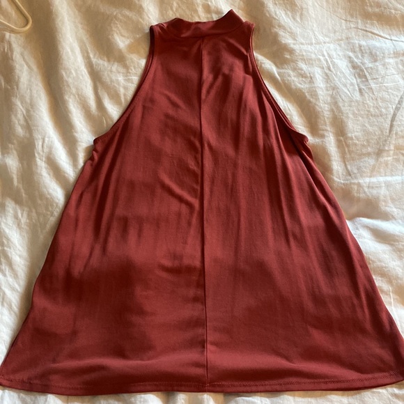 Red high neck tank - Picture 3 of 3
